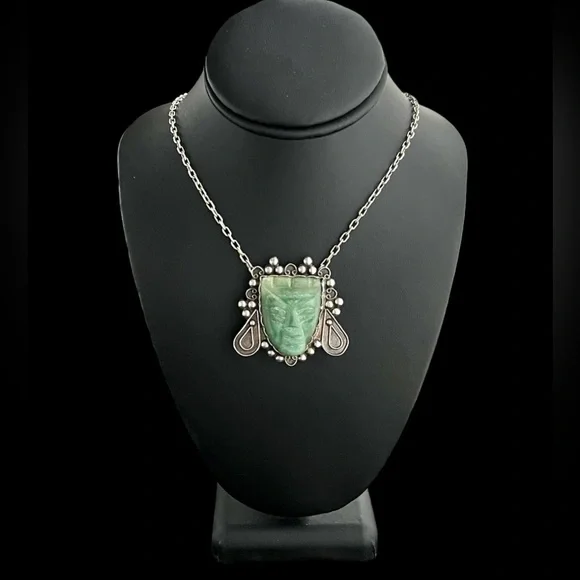 Vintage Mexican 900 silver carved jade warrior head brooch - Picture 2 of 10